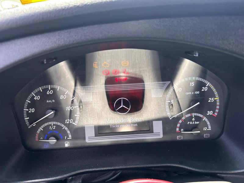 Caminhão MERCEDES BENZ MB 1316 Baú Furgão ANO 2020 de Michel Car no Paraná