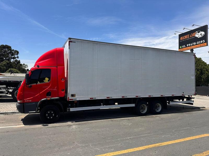 Caminhão MERCEDES BENZ MB 1316 Baú Furgão ANO 2020 de Michel Car no Paraná