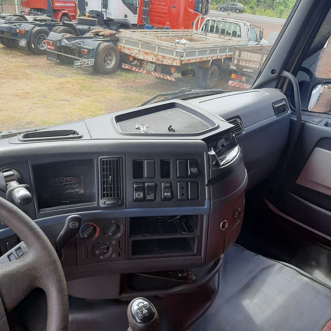 Caminhão VOLVO FH 400 Cavalo Mecânico ANO 2007 de MegaTruck MS no Mato Grosso do Sul