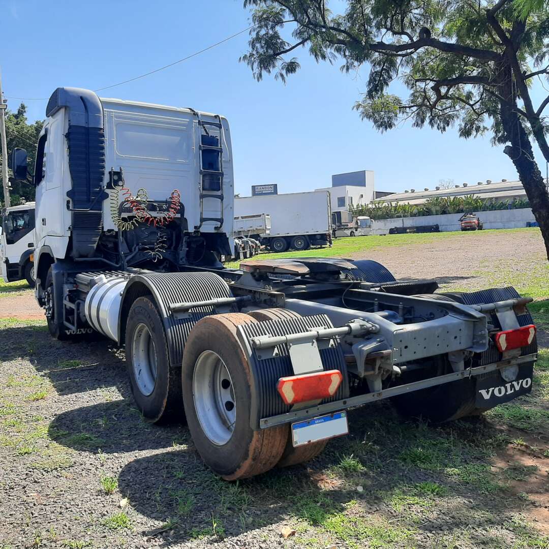 Caminhão VOLVO FH 400 Cavalo Mecânico ANO 2007 de MegaTruck MS no Mato Grosso do Sul