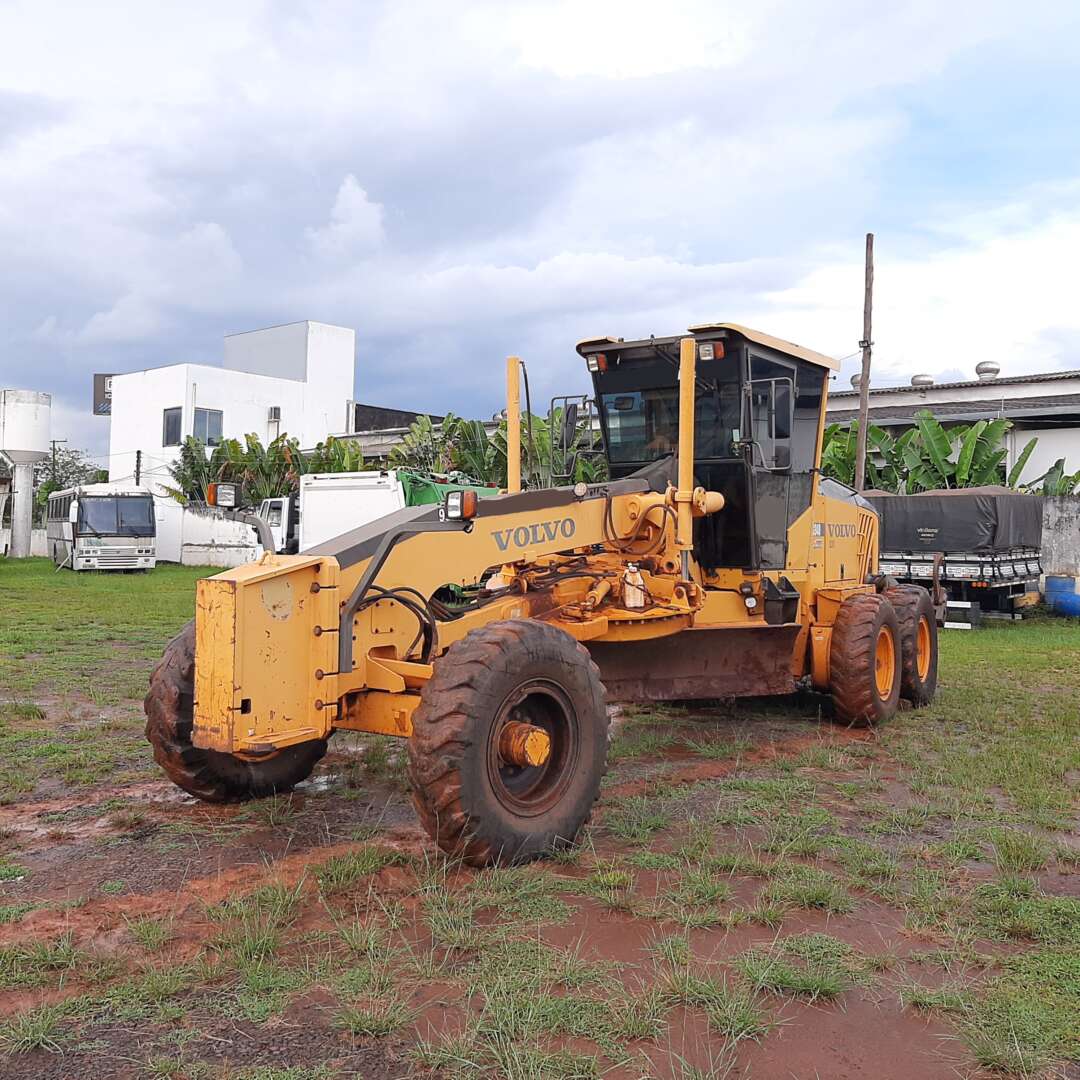 MOTONIVELADORA VOLVO G930 ANO 2013 de MegaTruck MS no Mato Grosso do Sul