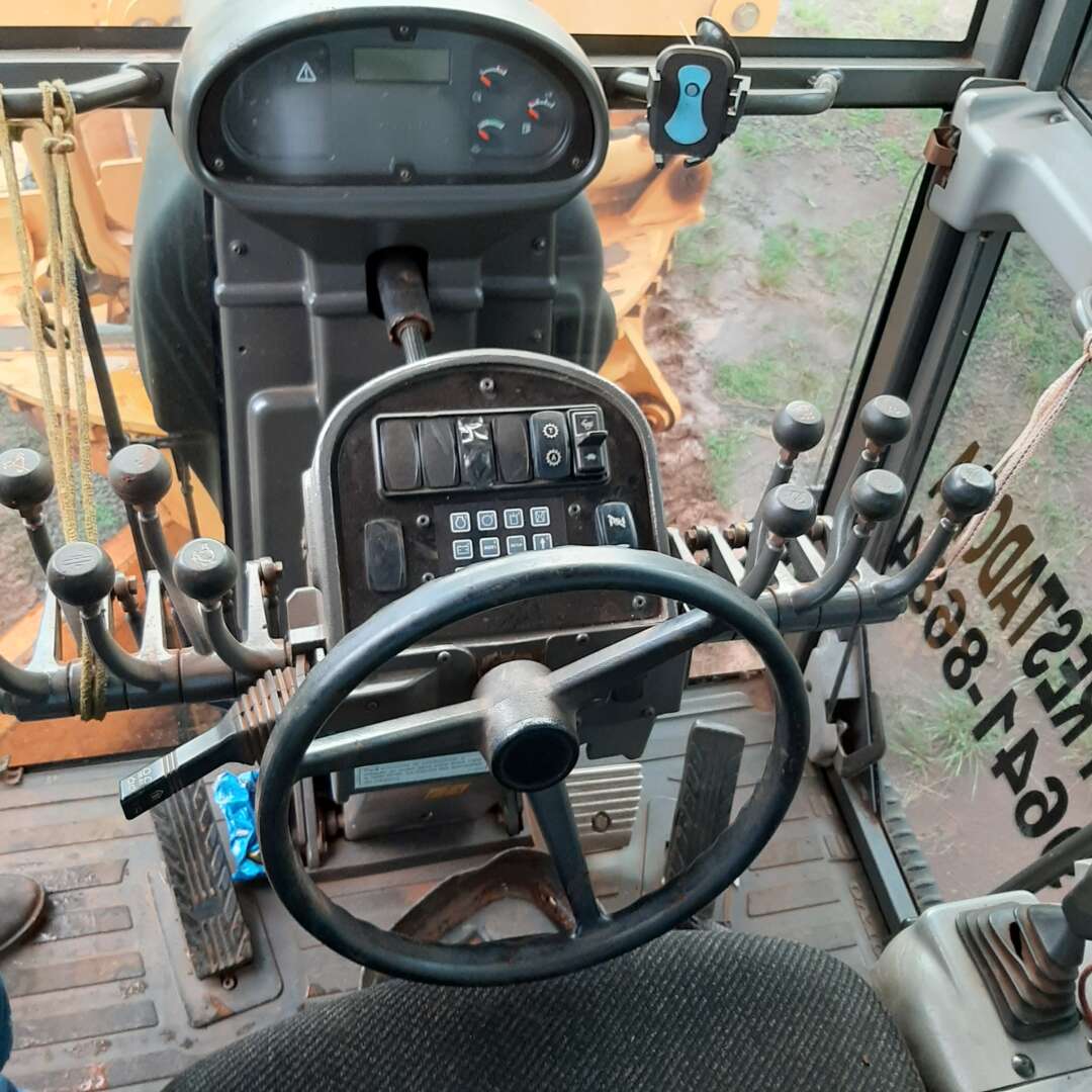 MOTONIVELADORA VOLVO G930 ANO 2013 de MegaTruck MS no Mato Grosso do Sul