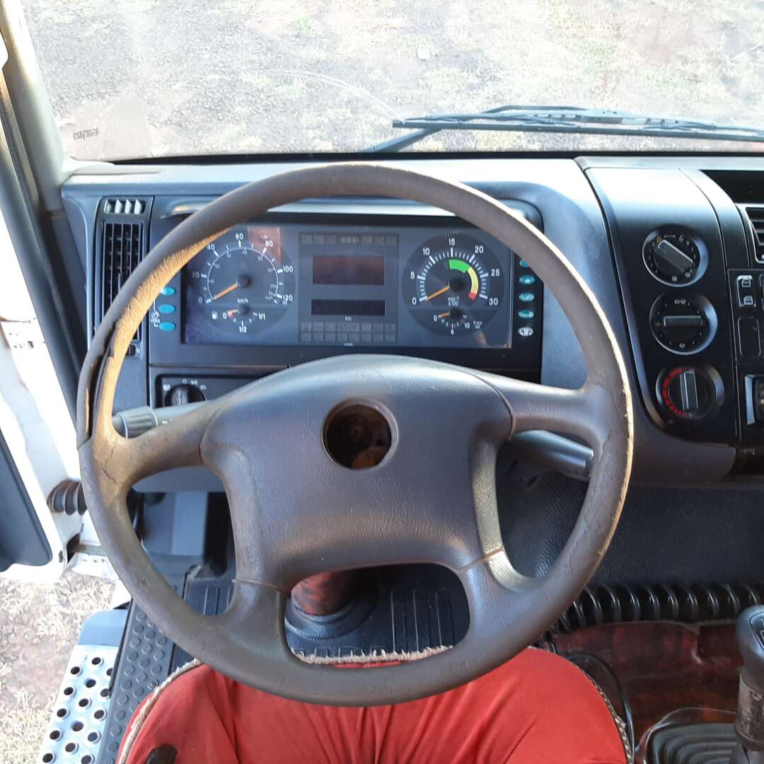 Caminhão MERCEDES BENZ MB 1933 Cavalo Mecânico ANO 2005 de MegaTruck MS no Mato Grosso do Sul