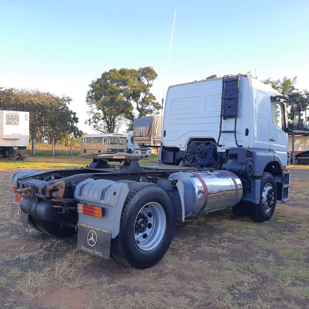 Caminhão MERCEDES BENZ MB 1933 Cavalo Mecânico ANO 2005 de MegaTruck MS no Mato Grosso do Sul