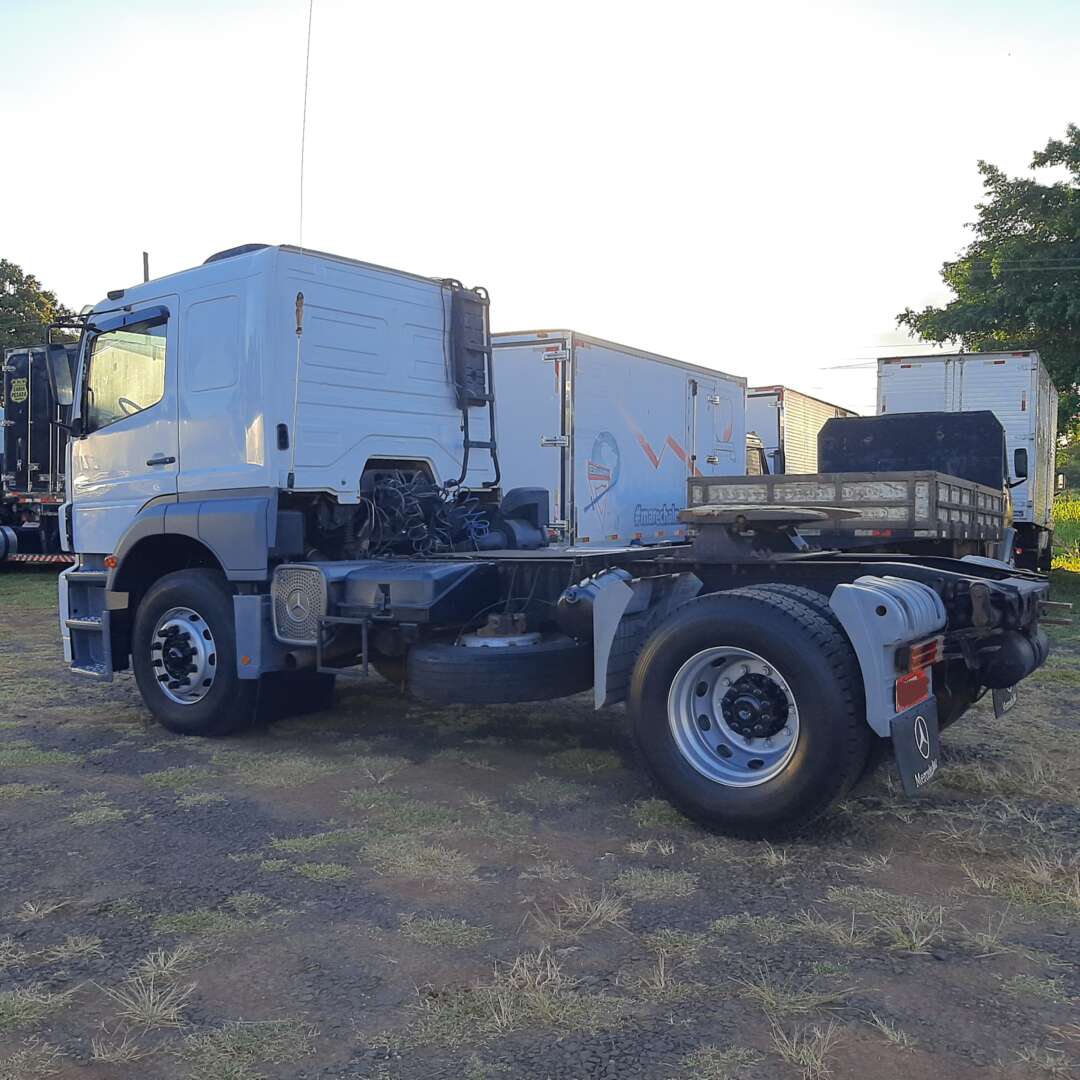 Caminhão MERCEDES BENZ MB 1933 Cavalo Mecânico ANO 2005 de MegaTruck MS no Mato Grosso do Sul