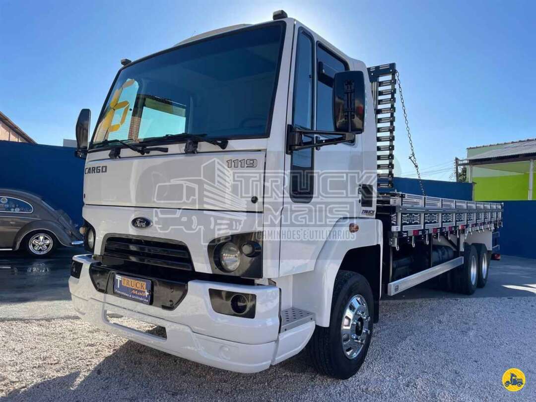 Caminhão FORD CARGO 1119 Carroceria ANO 2016 de Truck Mais Caminhões no Paraná
