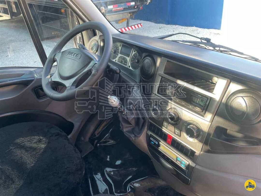 Caminhão IVECO DAILY 55c17 Carroceria ANO 2013 de Truck Mais Caminhões no Paraná