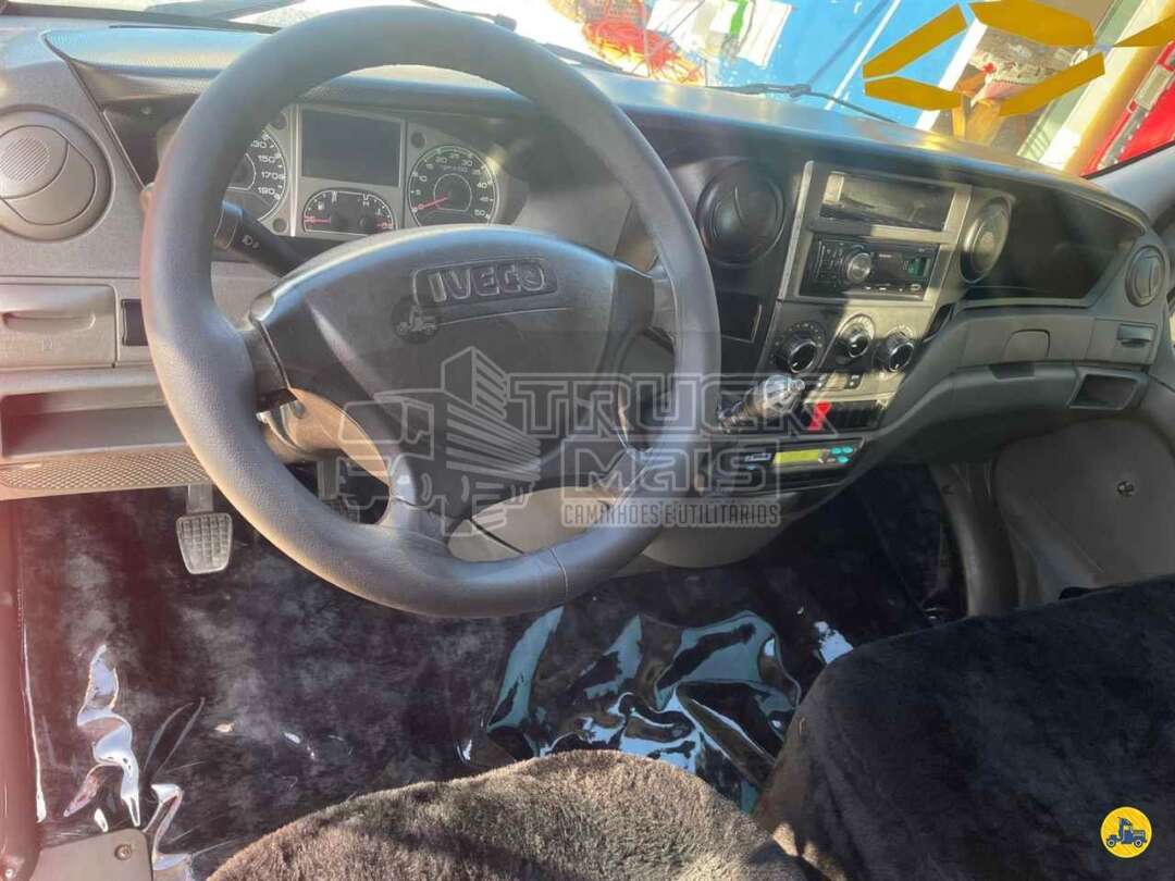 Caminhão IVECO DAILY 55c17 Carroceria ANO 2013 de Truck Mais Caminhões no Paraná