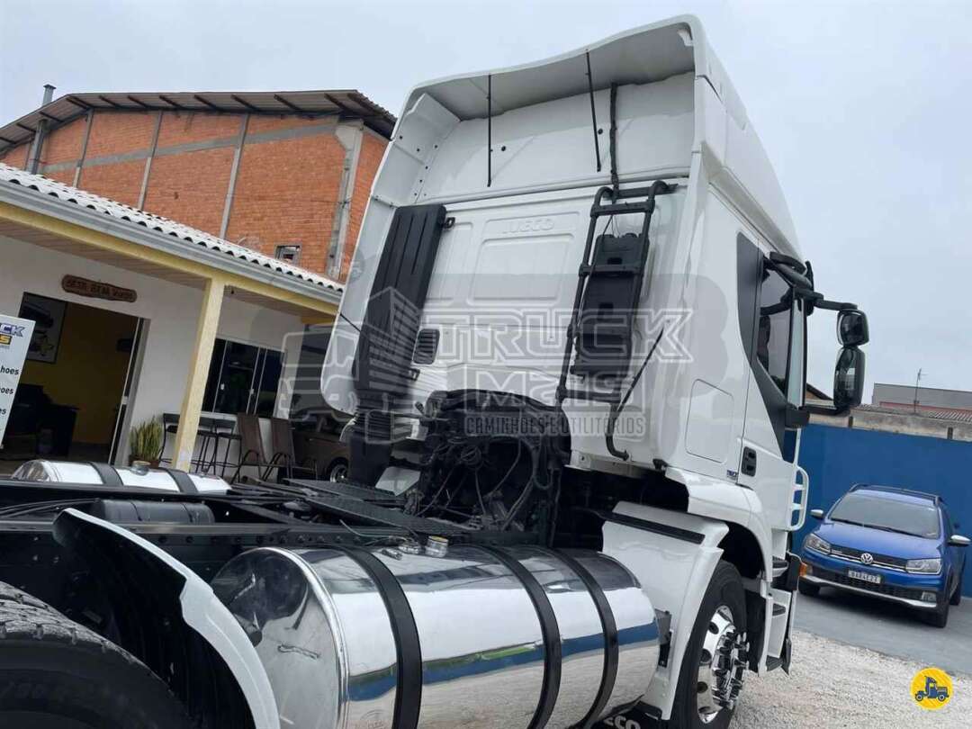 Caminhão IVECO STRALIS 380 Cavalo Mecânico ANO 2009 de Truck Mais Caminhões no Paraná