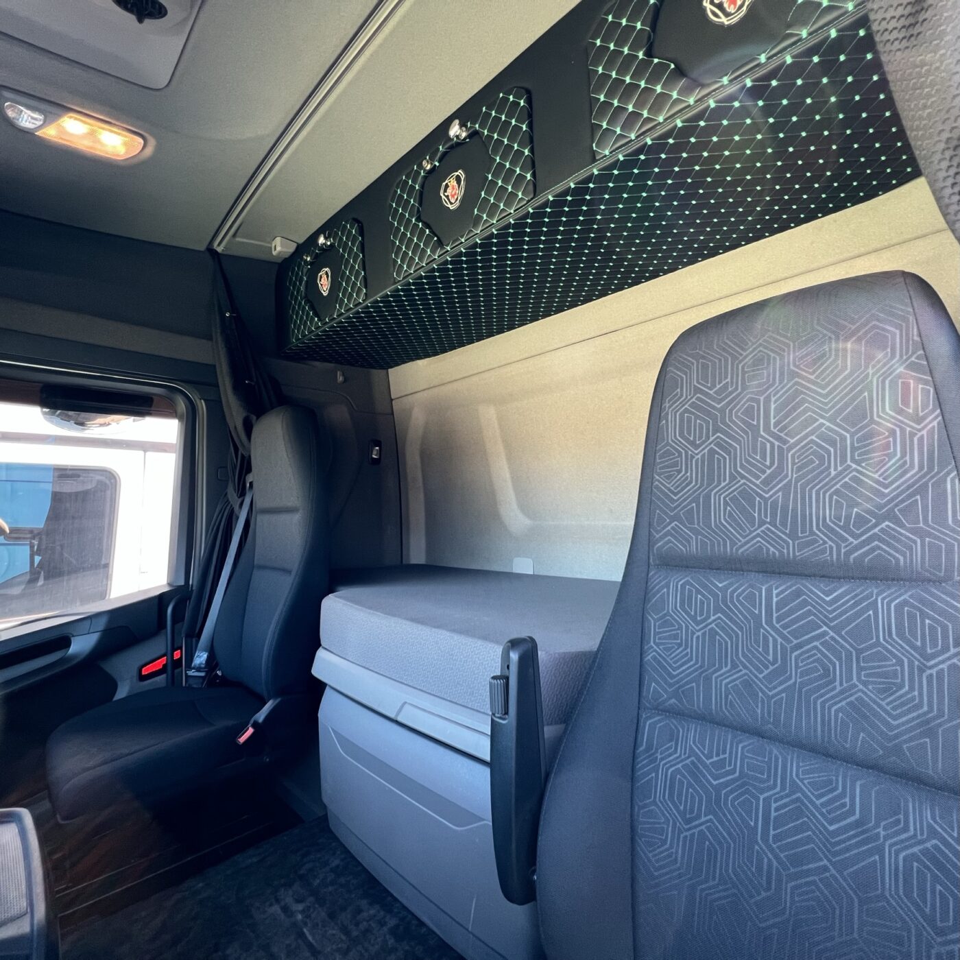 CAVALO MECÂNICO SCANIA R500 2021 6X4 de Caiobá Seminovos no Mato Grosso do Sul