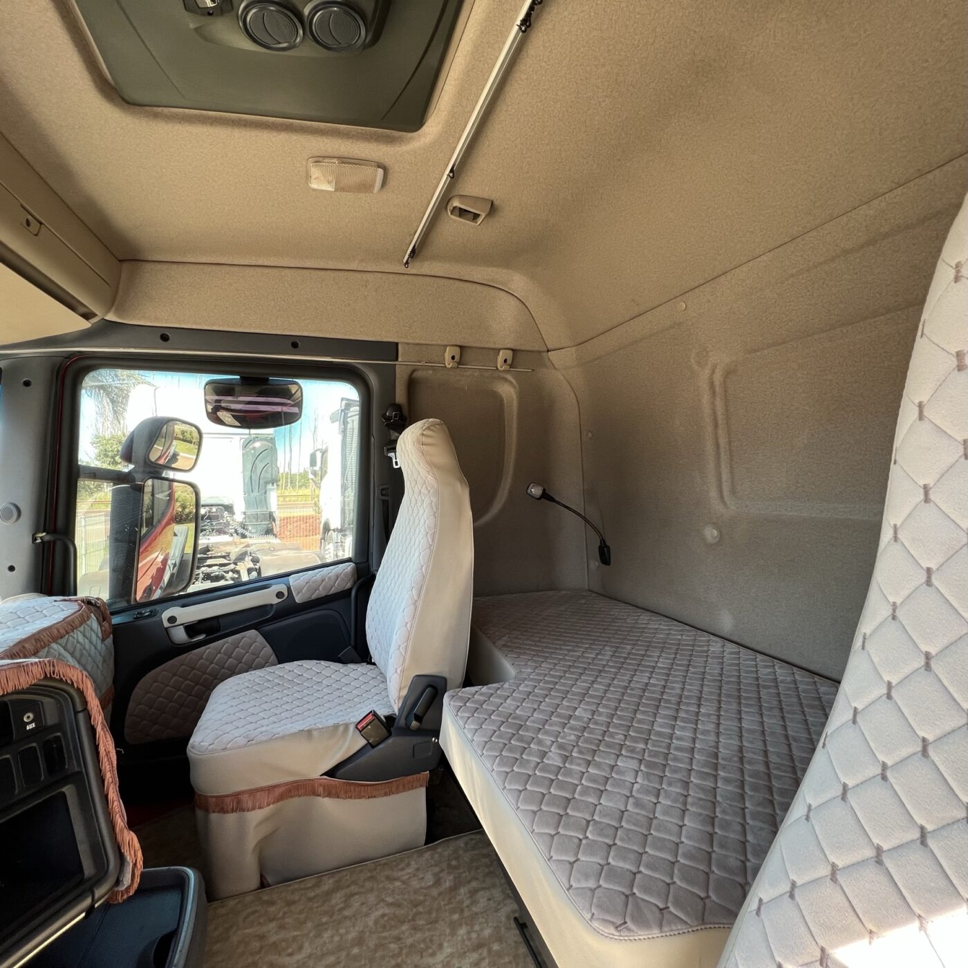 CAVALO MECÂNICO SCANIA R440 2013/2013 6X4 TRAÇADO de Caiobá Seminovos no Mato Grosso do Sul