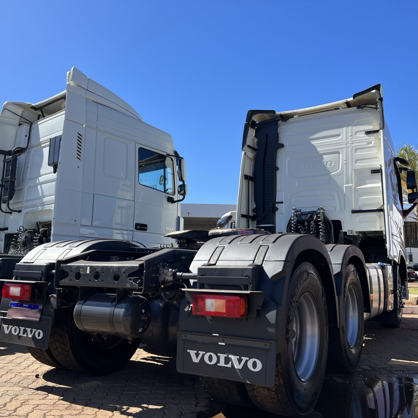 CAVALO MECÂNICO VOLVO FH 540 2022 6X4 de Caiobá Seminovos no Mato Grosso do Sul