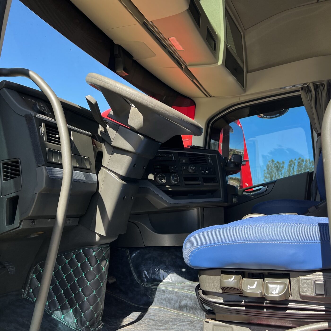 CAVALO MECÂNICO VOLVO FH 540 2022 6X4 de Caiobá Seminovos no Mato Grosso do Sul