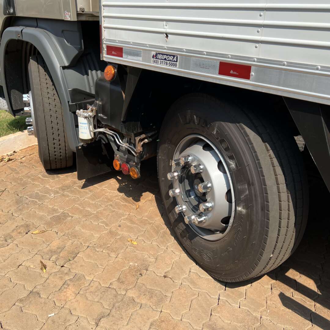 Caminhão SCANIA P310 Baú Refrigerado ANO 2013 de Caiobá Seminovos no Mato Grosso do Sul