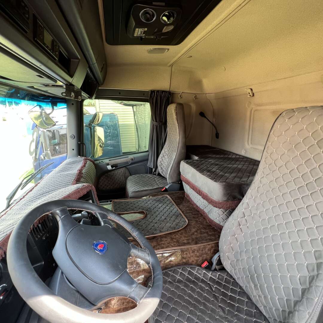 Caminhão SCANIA P310 Baú Refrigerado ANO 2013 de Caiobá Seminovos no Mato Grosso do Sul