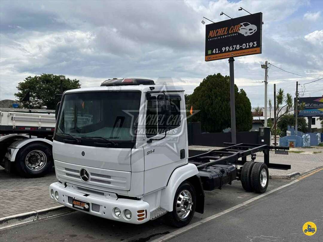 Caminhão MERCEDES BENZ MB 914 Chassis ANO 2003 de Michel Car no Paraná