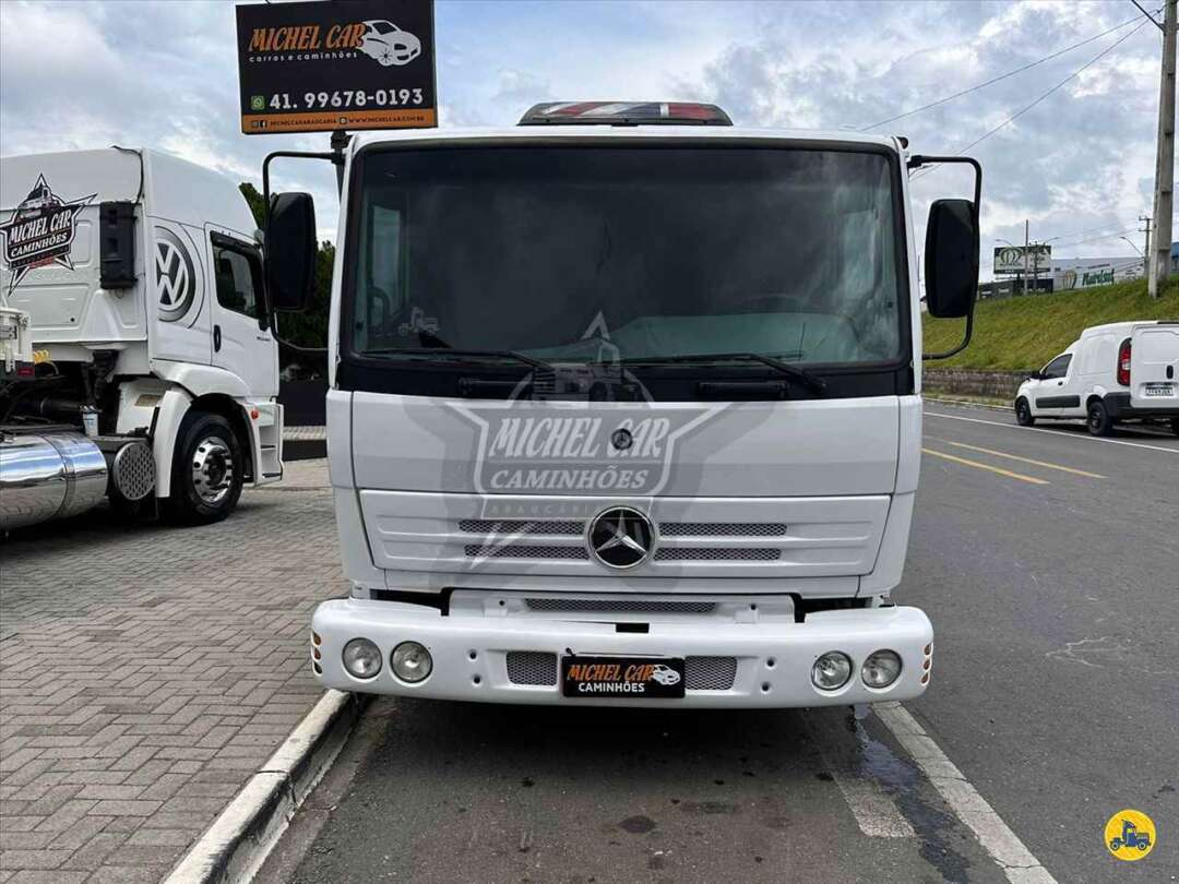 Caminhão MERCEDES BENZ MB 914 Chassis ANO 2003 de Michel Car no Paraná