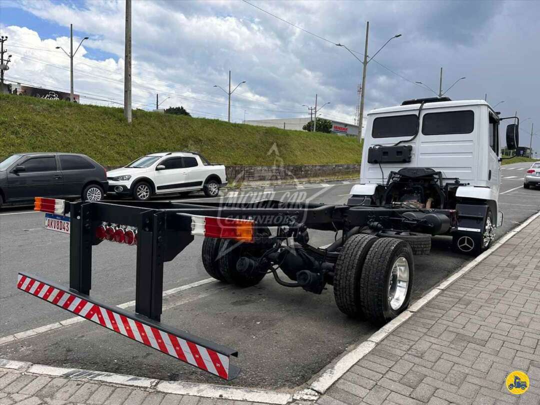 Caminhão MERCEDES BENZ MB 914 Chassis ANO 2003 de Michel Car no Paraná