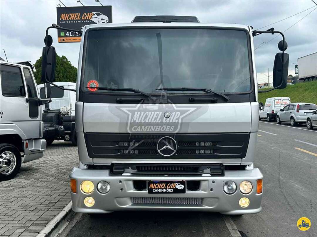 Caminhão MERCEDES BENZ MB 1728 Grade Baixa ANO 2005 de Michel Car no Paraná