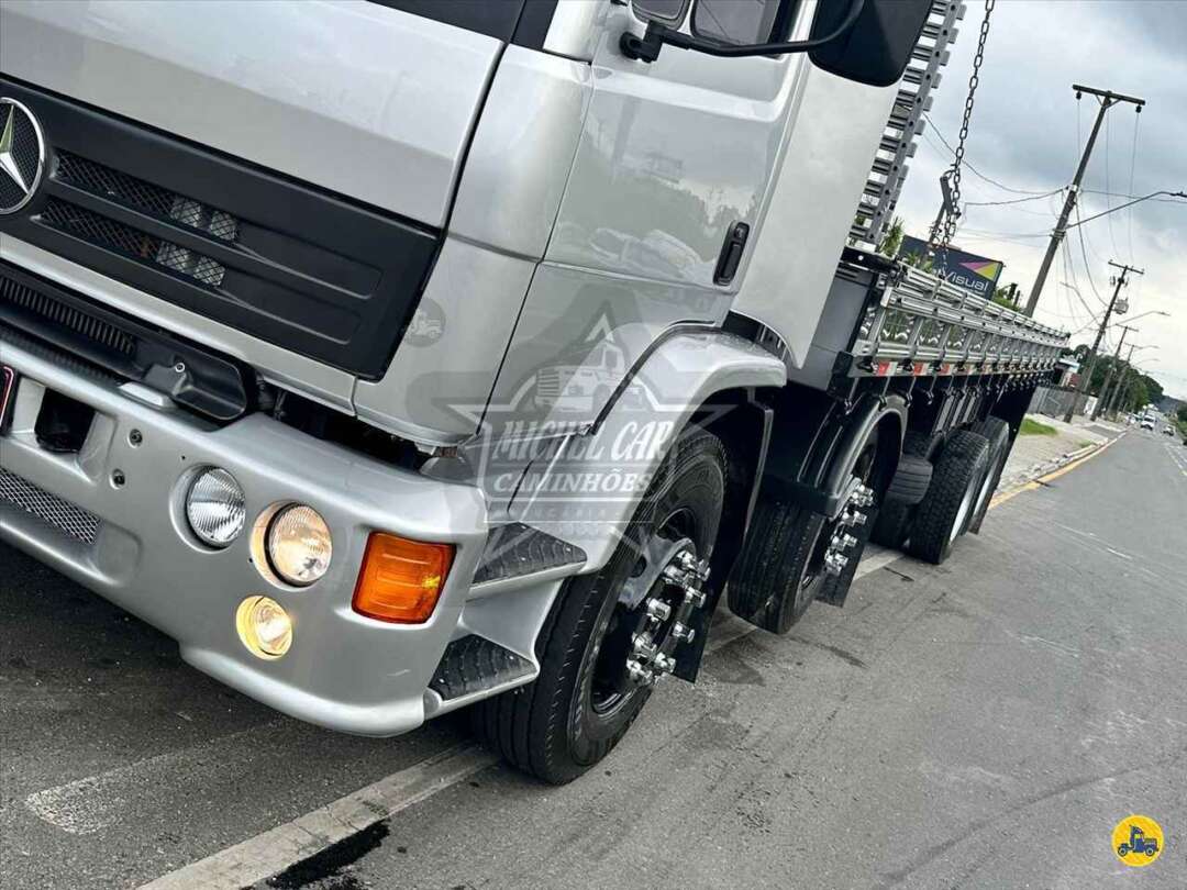 Caminhão MERCEDES BENZ MB 1728 Grade Baixa ANO 2005 de Michel Car no Paraná