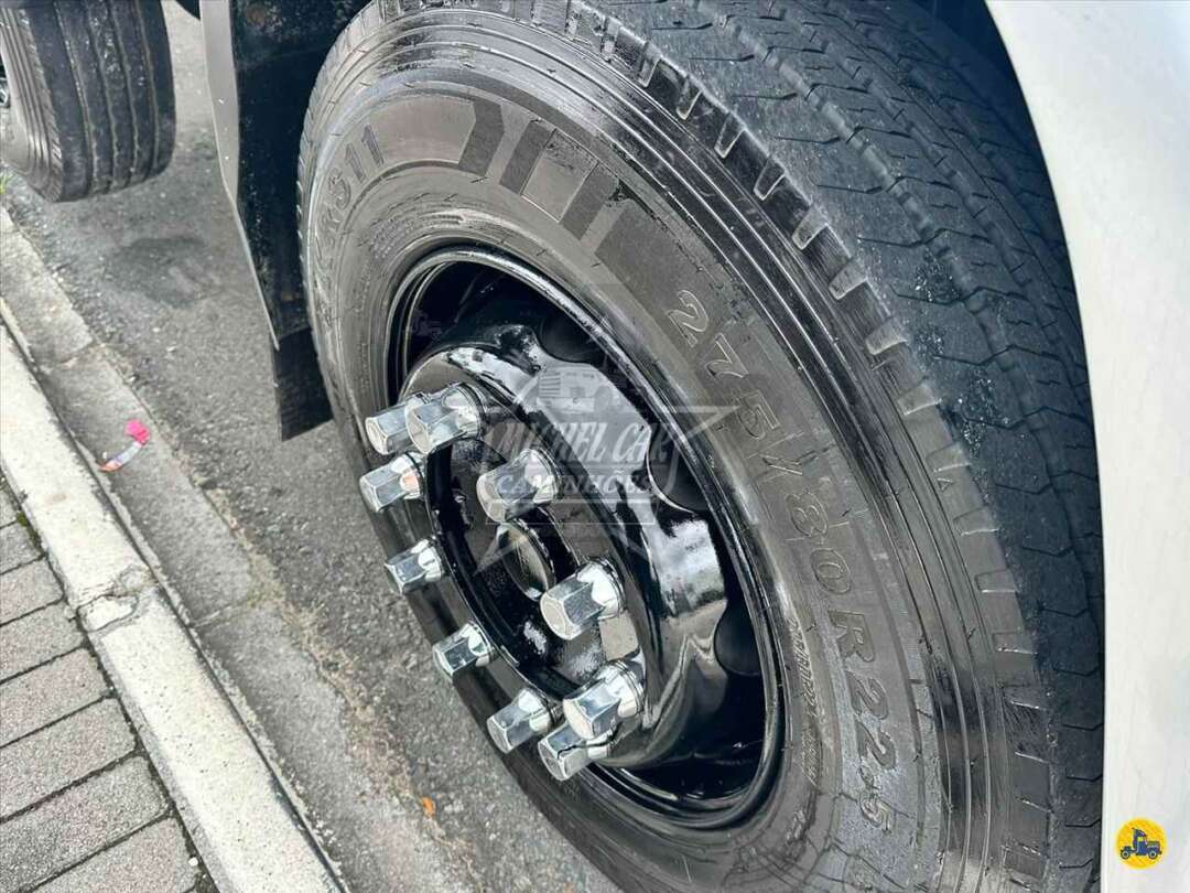 Caminhão MERCEDES BENZ MB 1728 Grade Baixa ANO 2005 de Michel Car no Paraná