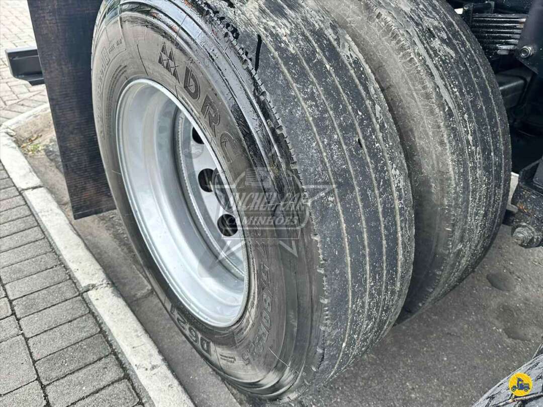 Caminhão MERCEDES BENZ MB 1728 Grade Baixa ANO 2005 de Michel Car no Paraná