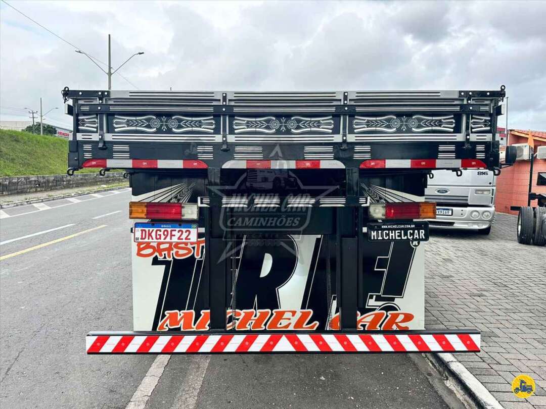 Caminhão MERCEDES BENZ MB 1728 Grade Baixa ANO 2005 de Michel Car no Paraná