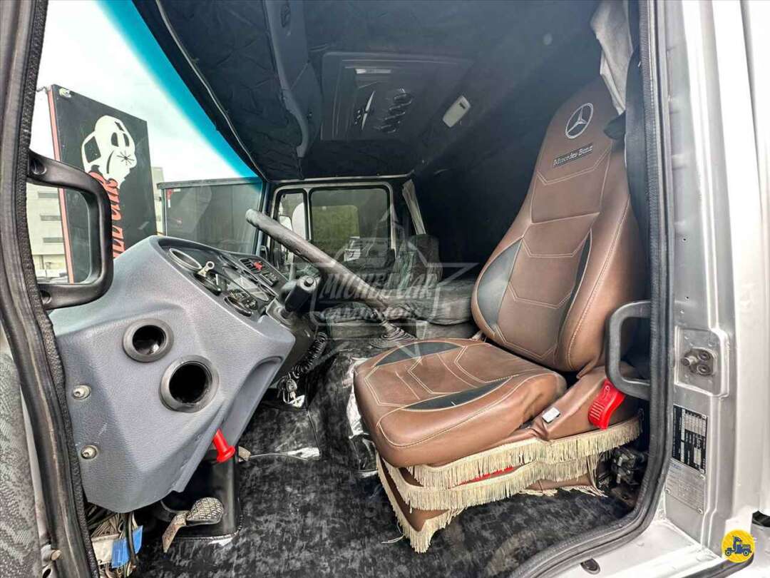 Caminhão MERCEDES BENZ MB 1728 Grade Baixa ANO 2005 de Michel Car no Paraná