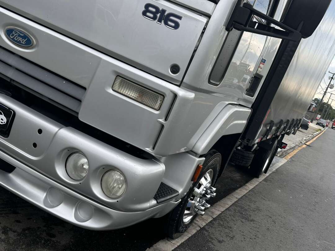 Caminhão FORD CARGO 816 Baú Sider ANO 2013 de Michel Car no Paraná