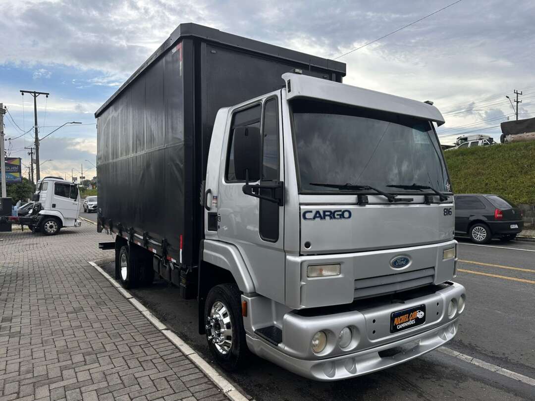 Caminhão FORD CARGO 816 Baú Sider ANO 2013 de Michel Car no Paraná