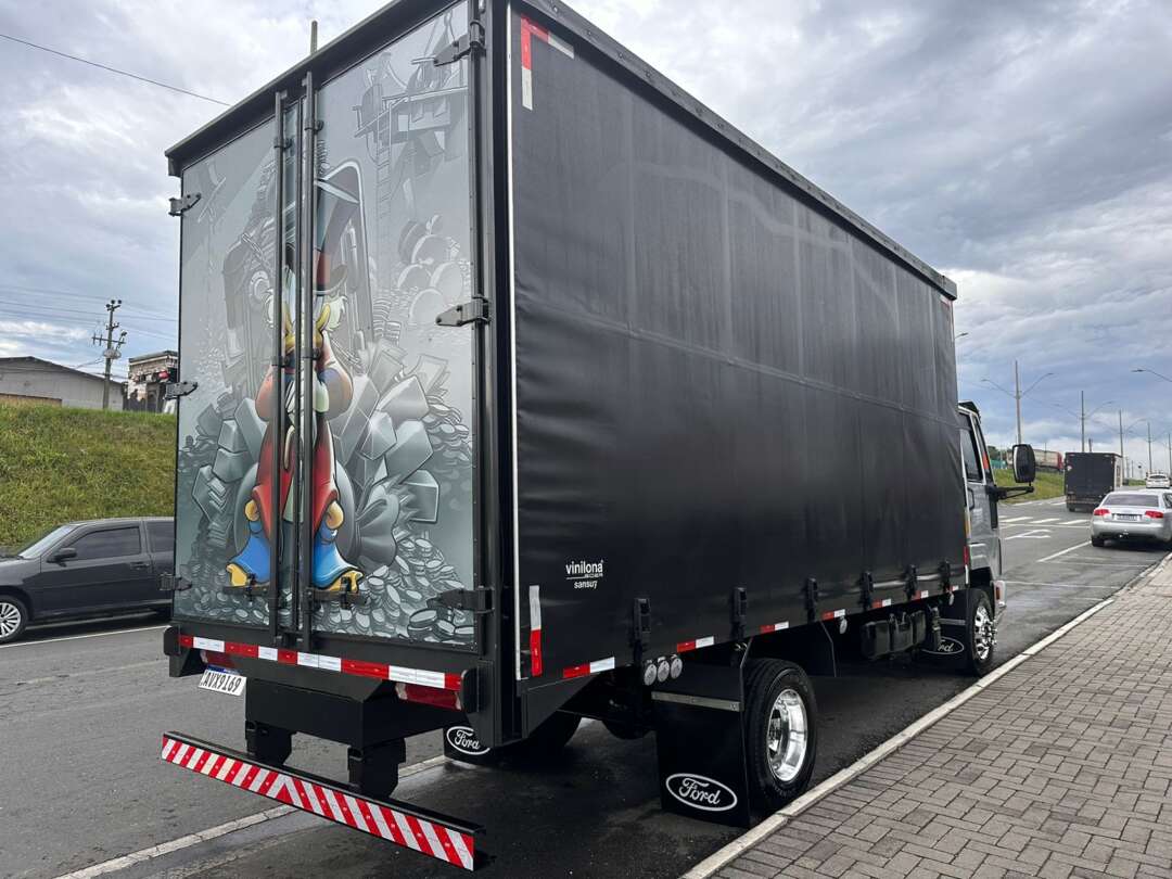 Caminhão FORD CARGO 816 Baú Sider ANO 2013 de Michel Car no Paraná