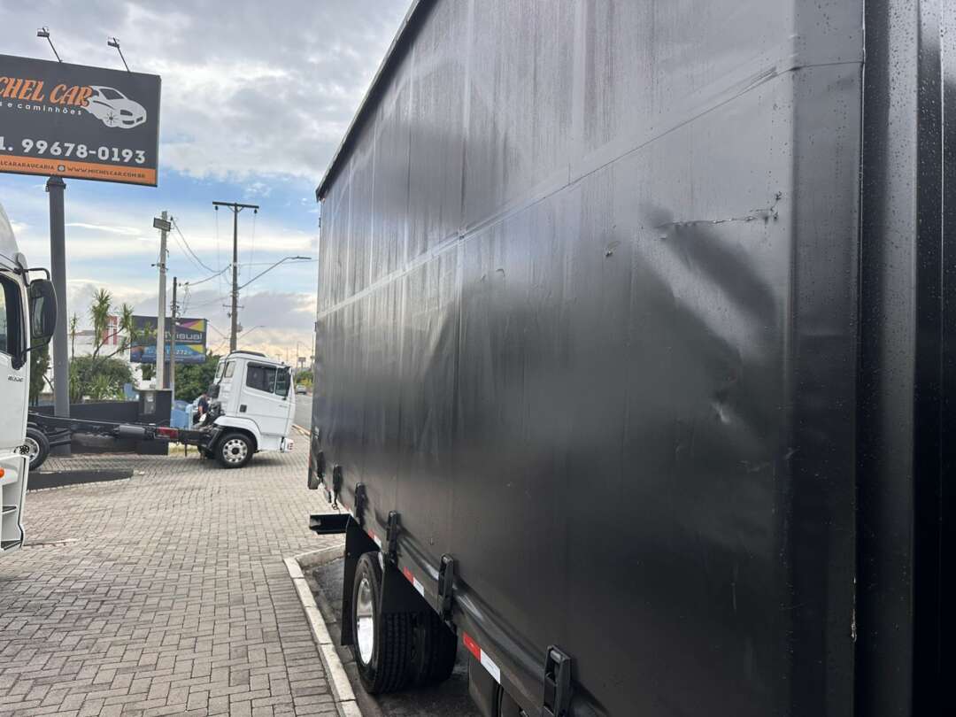 Caminhão FORD CARGO 816 Baú Sider ANO 2013 de Michel Car no Paraná
