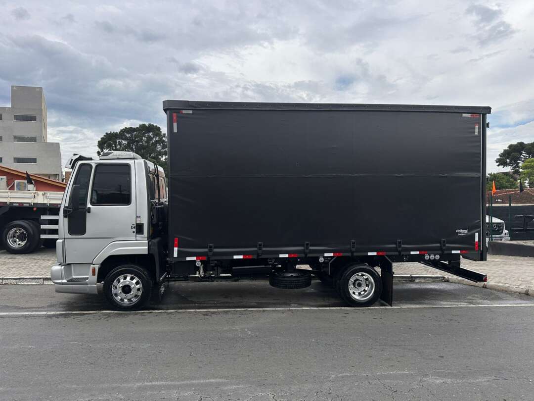 Caminhão FORD CARGO 816 Baú Sider ANO 2013 de Michel Car no Paraná