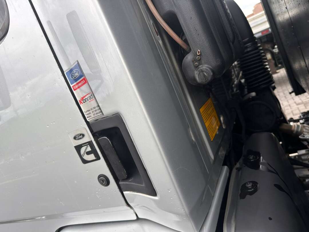 Caminhão FORD CARGO 816 Baú Sider ANO 2013 de Michel Car no Paraná