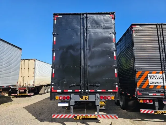 carreta sider baú furgão antonini 15m 3 eixos 28 paletes ano 1996 de Jr Pesados no Paraná