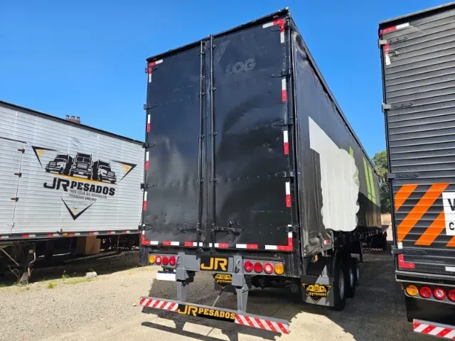 carreta sider baú furgão antonini 15m 3 eixos 28 paletes ano 1996 de Jr Pesados no Paraná