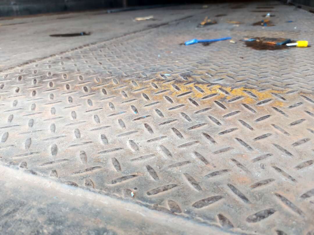 Carreta SEMI-REBOQUE BAU SIDER Gotti ANO 2001 3 Eixos de Jr Pesados no Paraná