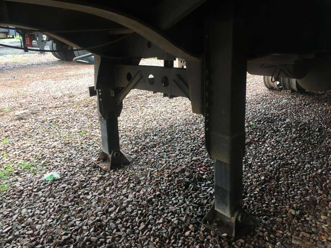 Carreta BITREM BAU SIDER Facchini ANO 2011 3 Eixos de Jr Pesados no Paraná