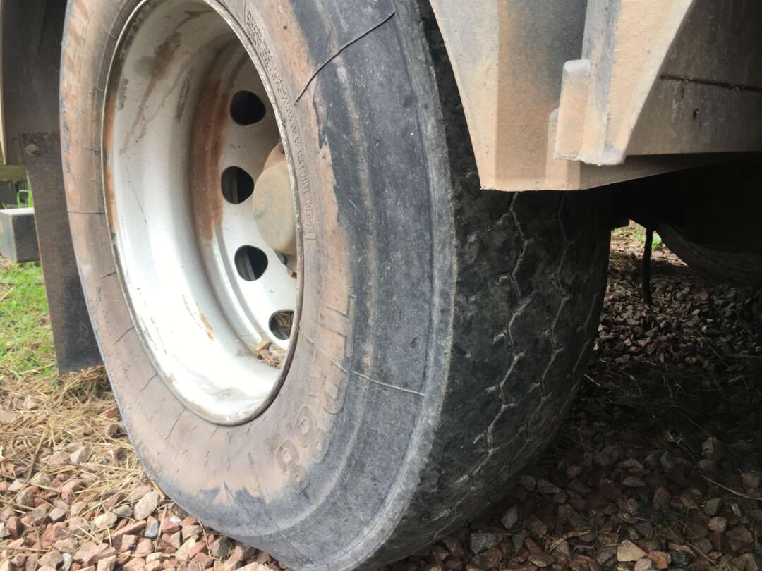 Carreta BITREM BAU SIDER Facchini ANO 2011 3 Eixos de Jr Pesados no Paraná