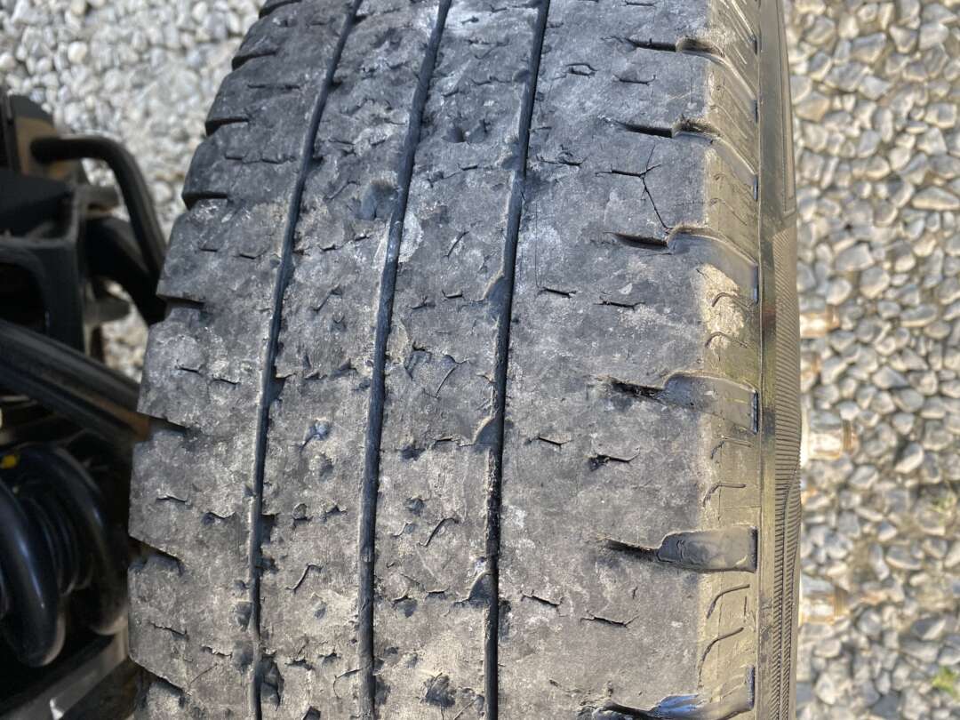 Caminhão VOLKSWAGEN DELIVERY EXPRESS Grade Baixa ANO 2022 de Oto Junior Caminhões no Paraná