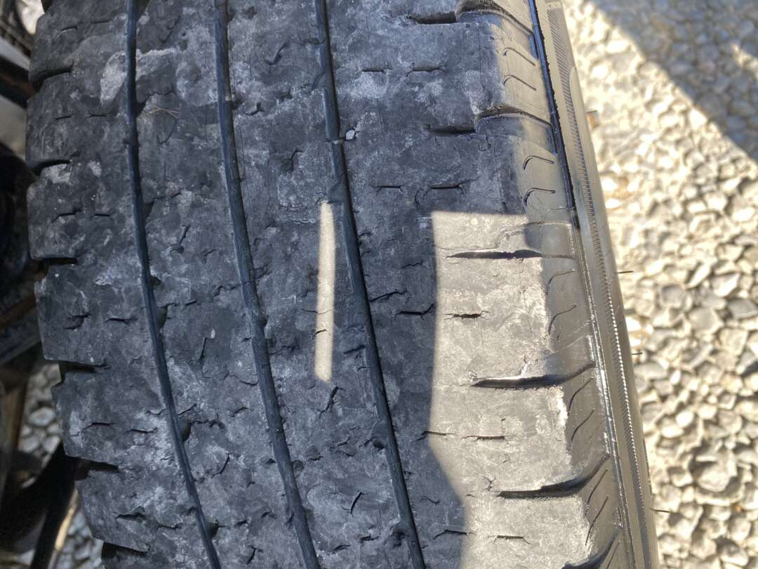 Caminhão VOLKSWAGEN DELIVERY EXPRESS Grade Baixa ANO 2022 de Oto Junior Caminhões no Paraná