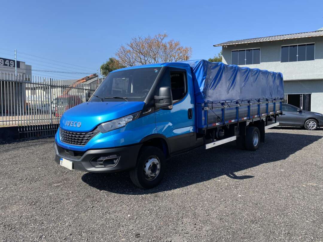 Caminhão IVECO DAILY 65-170 Carga Seca ANO 2022 de Oto Junior Caminhões no Paraná