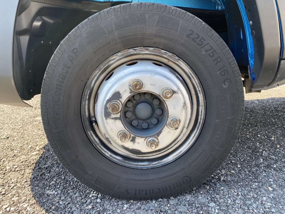 Caminhão IVECO DAILY 65-170 Carga Seca ANO 2022 de Oto Junior Caminhões no Paraná