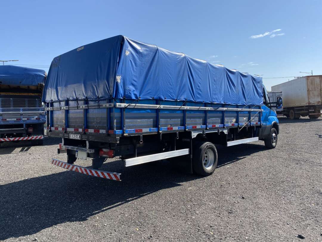 Caminhão IVECO DAILY 65-170 Carga Seca ANO 2022 de Oto Junior Caminhões no Paraná