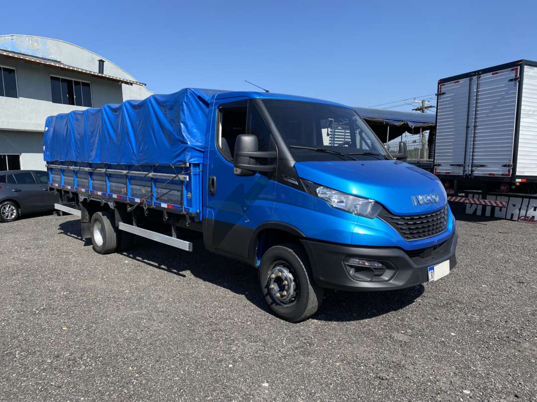 Caminhão IVECO DAILY 65-170 Carga Seca ANO 2022 de Oto Junior Caminhões no Paraná