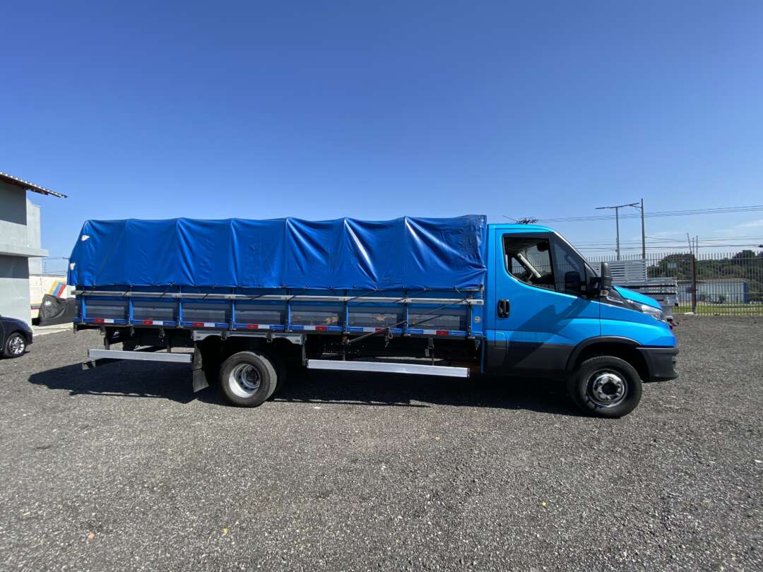 Caminhão IVECO DAILY 65-170 Carga Seca ANO 2022 de Oto Junior Caminhões no Paraná