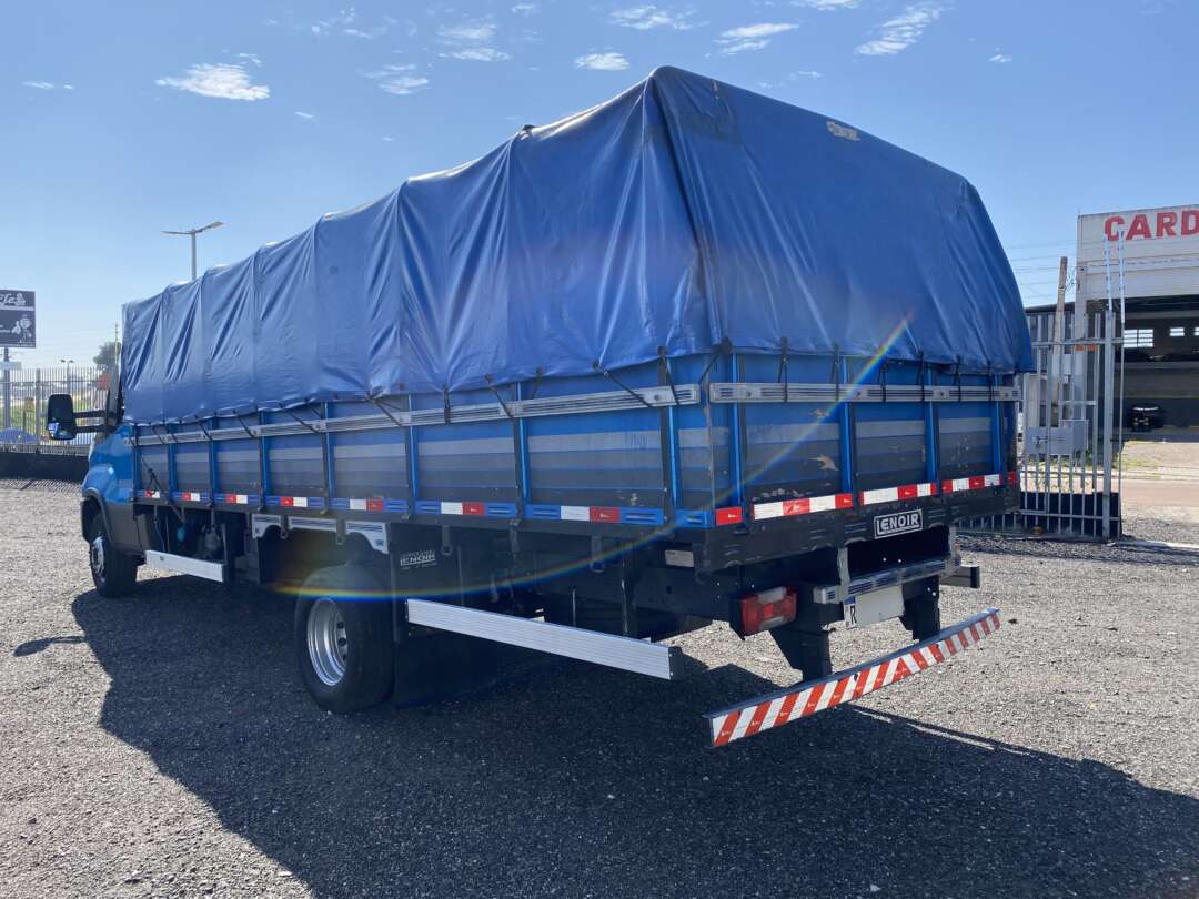 Caminhão IVECO DAILY 65-170 Carga Seca ANO 2022 de Oto Junior Caminhões no Paraná