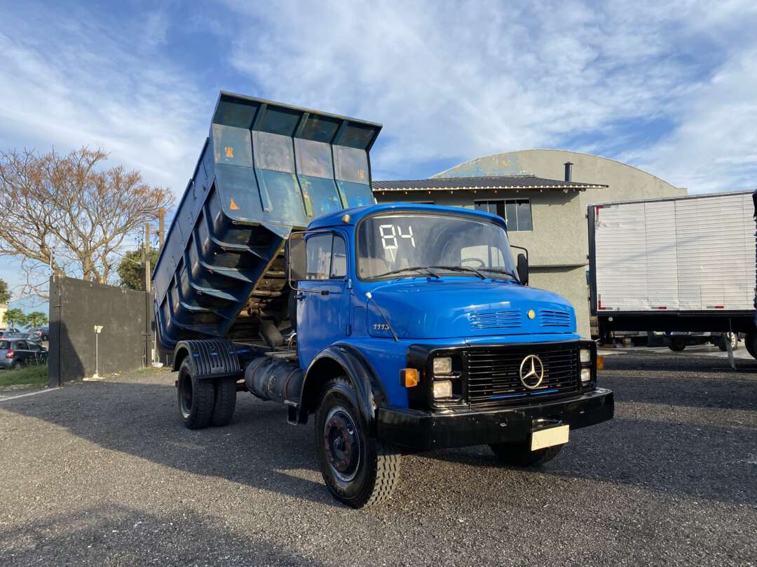 Caminhão MERCEDES BENZ MB 1113 Caçamba Basculante ANO 1984 de Oto Junior Caminhões no Paraná