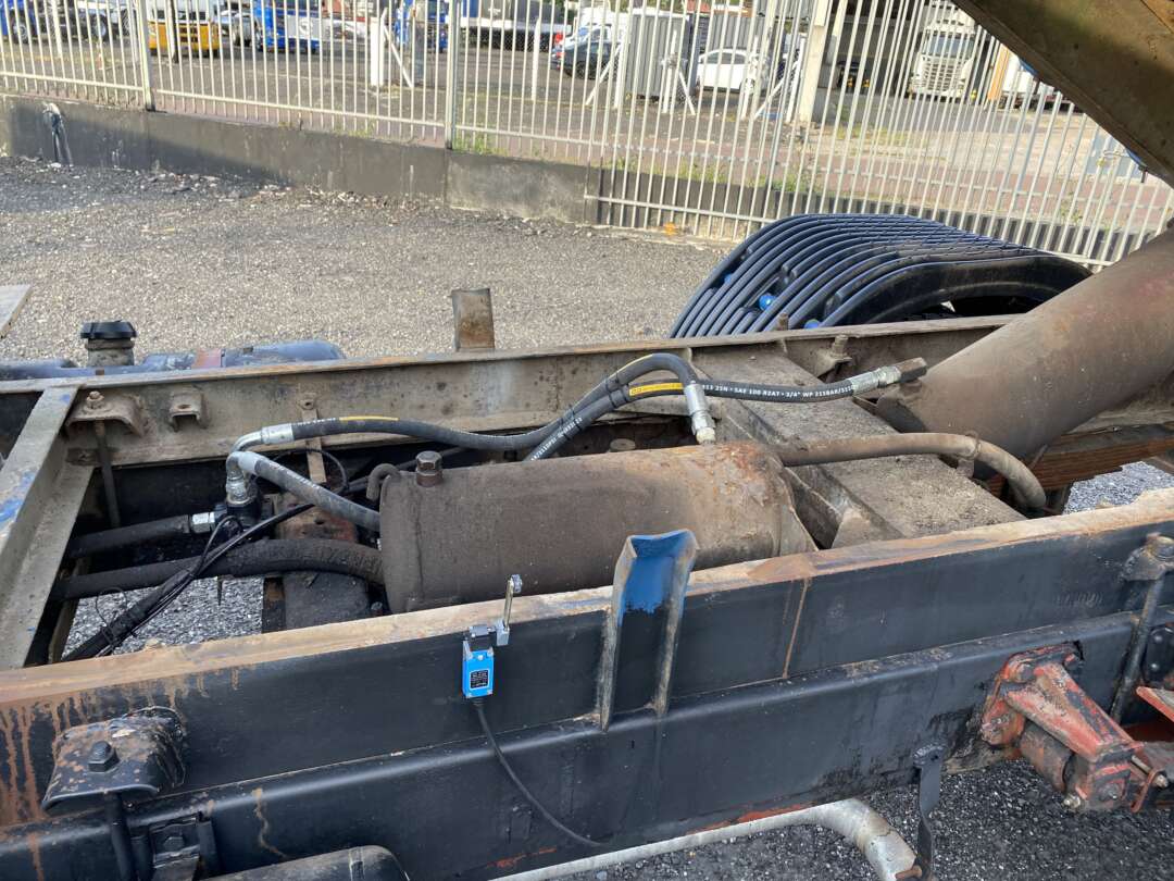 Caminhão MERCEDES BENZ MB 1113 Caçamba Basculante ANO 1984 de Oto Junior Caminhões no Paraná