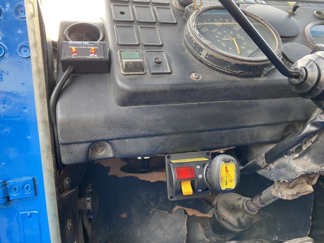 Caminhão MERCEDES BENZ MB 1113 Caçamba Basculante ANO 1984 de Oto Junior Caminhões no Paraná